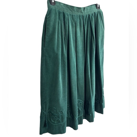 Vintage Susan Bristol Skirt 8P Green Corduroy Pleated Elastic Waist Embroidery - Picture 2 of 16
